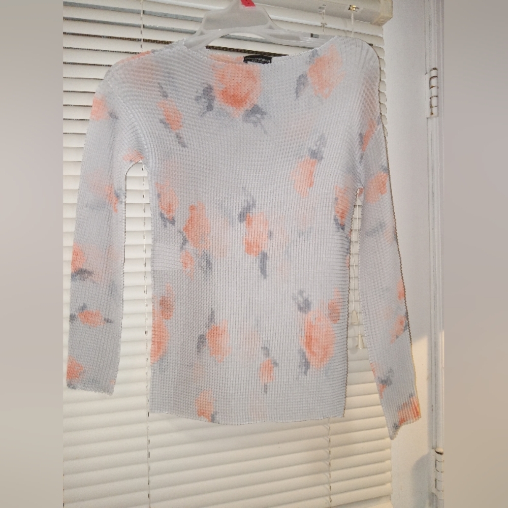 Emporio Armani Light Gray and Peach Waffle Knit Top